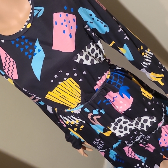 Shein Long Sleeve Abstract Dress - Picture 5 of 7